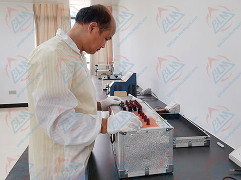 无线电麻豆视频免费版实验室图片