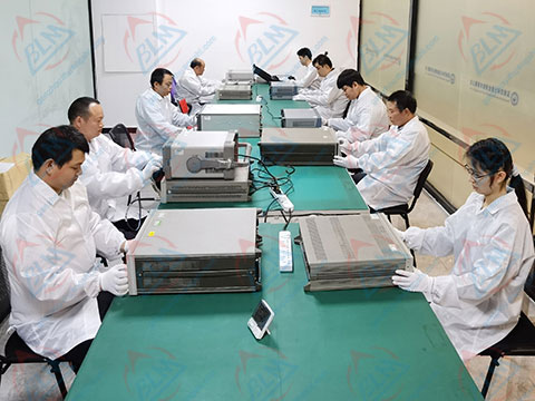 无线电麻豆视频免费版实验室图片