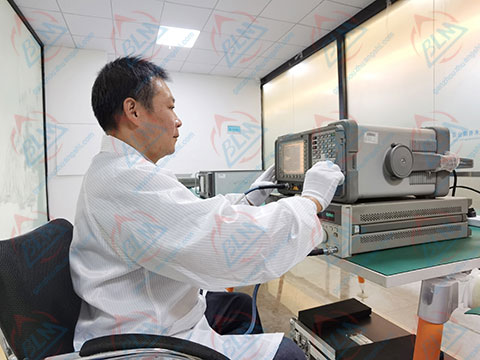 无线电麻豆视频免费版实验室图片