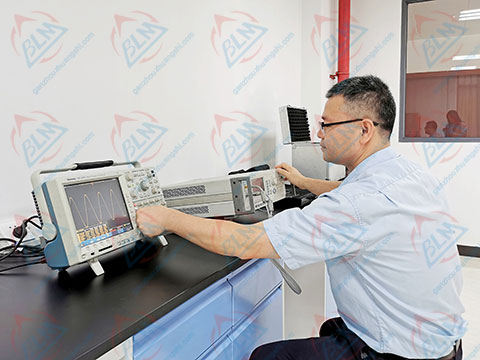 无线电麻豆视频免费版实验室图片